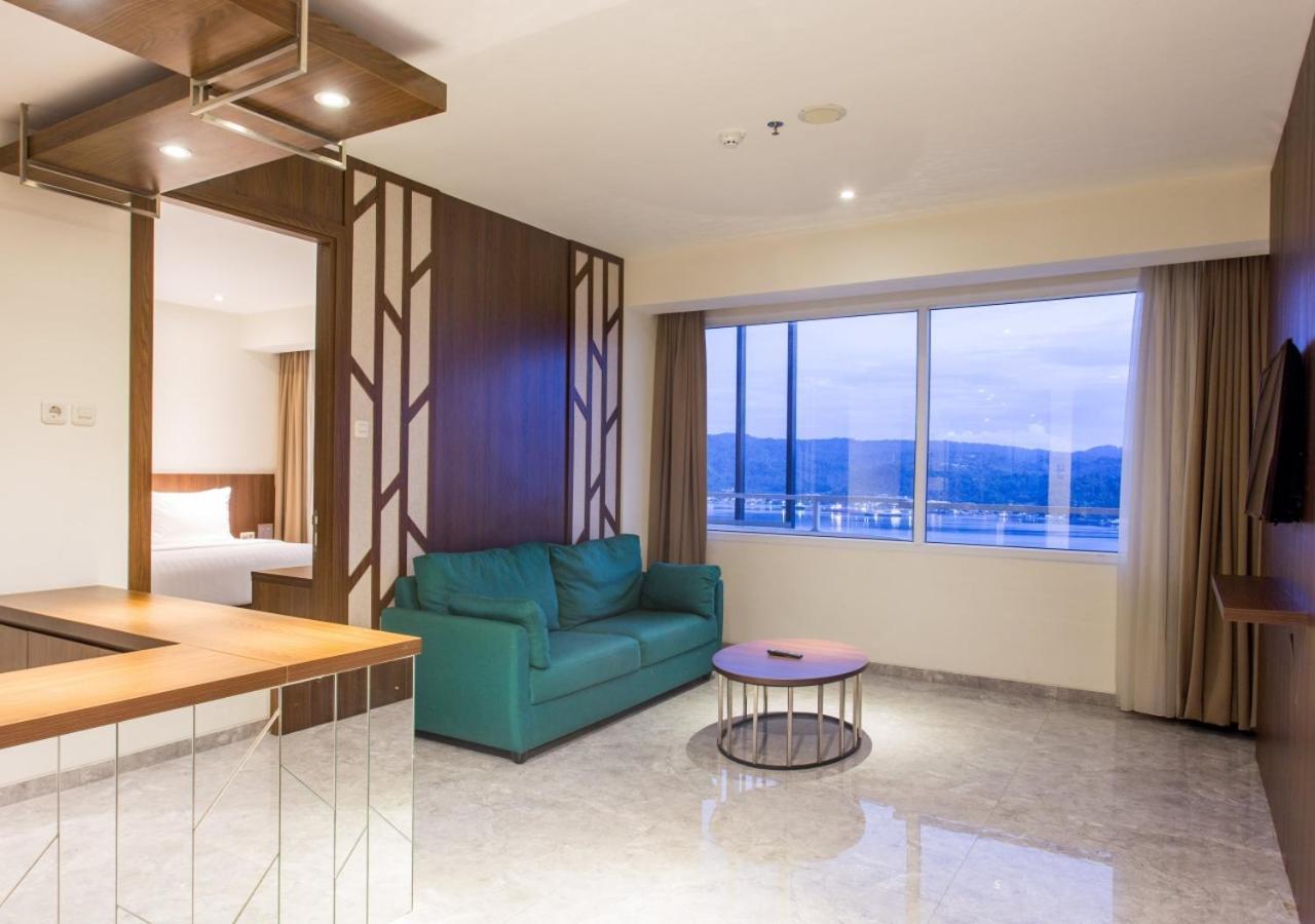 Hotel Santika Premiere Ambon Exterior photo